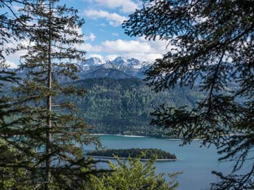 Kocheler Mountains