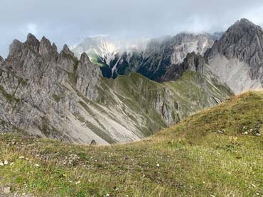 Women in the mountains